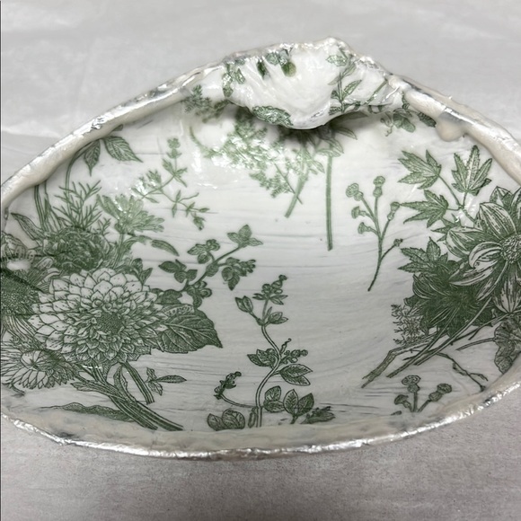Hand Crafted Decoupage Floral Shell Trinket Dish - Picture 1 of 8